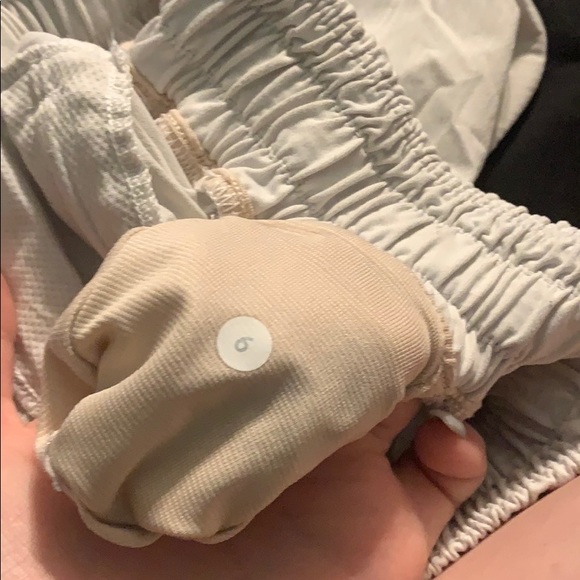 White lululemon shorts - Picture 5 of 6